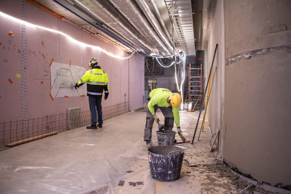 Seinien tasoitus Sörkan metrotunnelissa