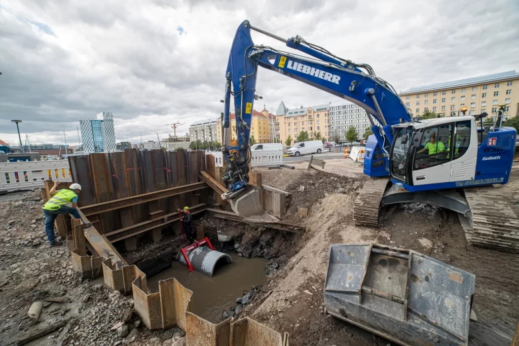 Kaivinkone kadunrakennustyömaalla