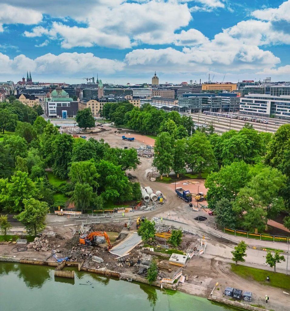 Ihan puistopartiona Kaisaniemenpuistossa. 🌳