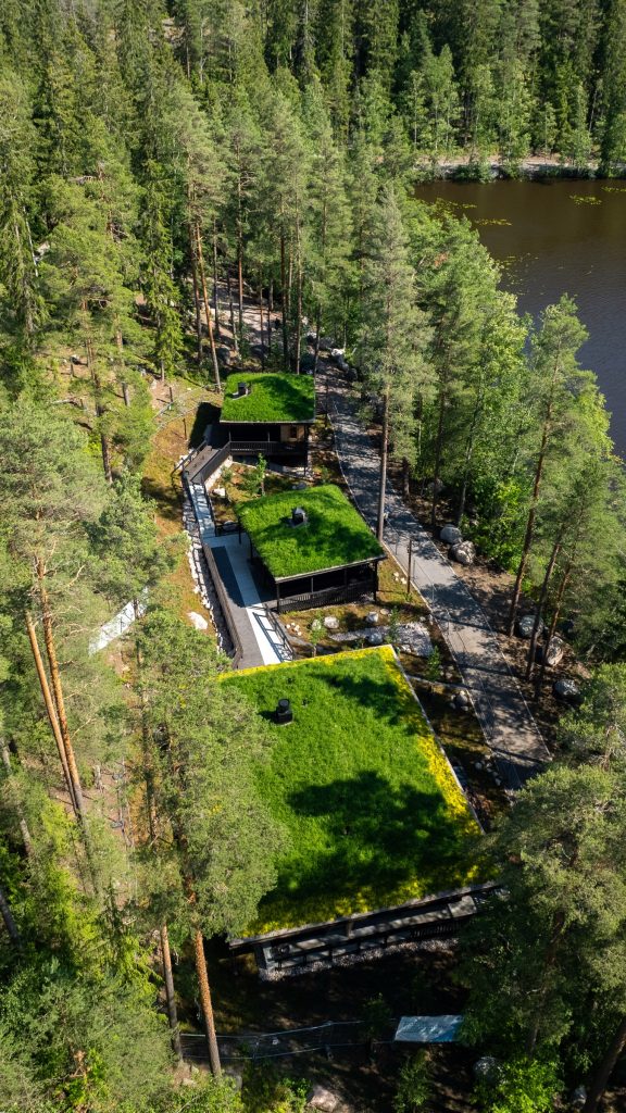 Ilmakuva Kuusijärven savusaunoista